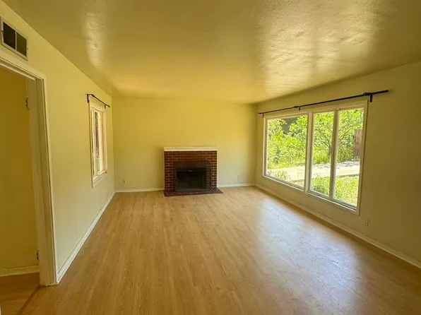 2165 Santa Cruz Ave, Menlo Park, CA 94025