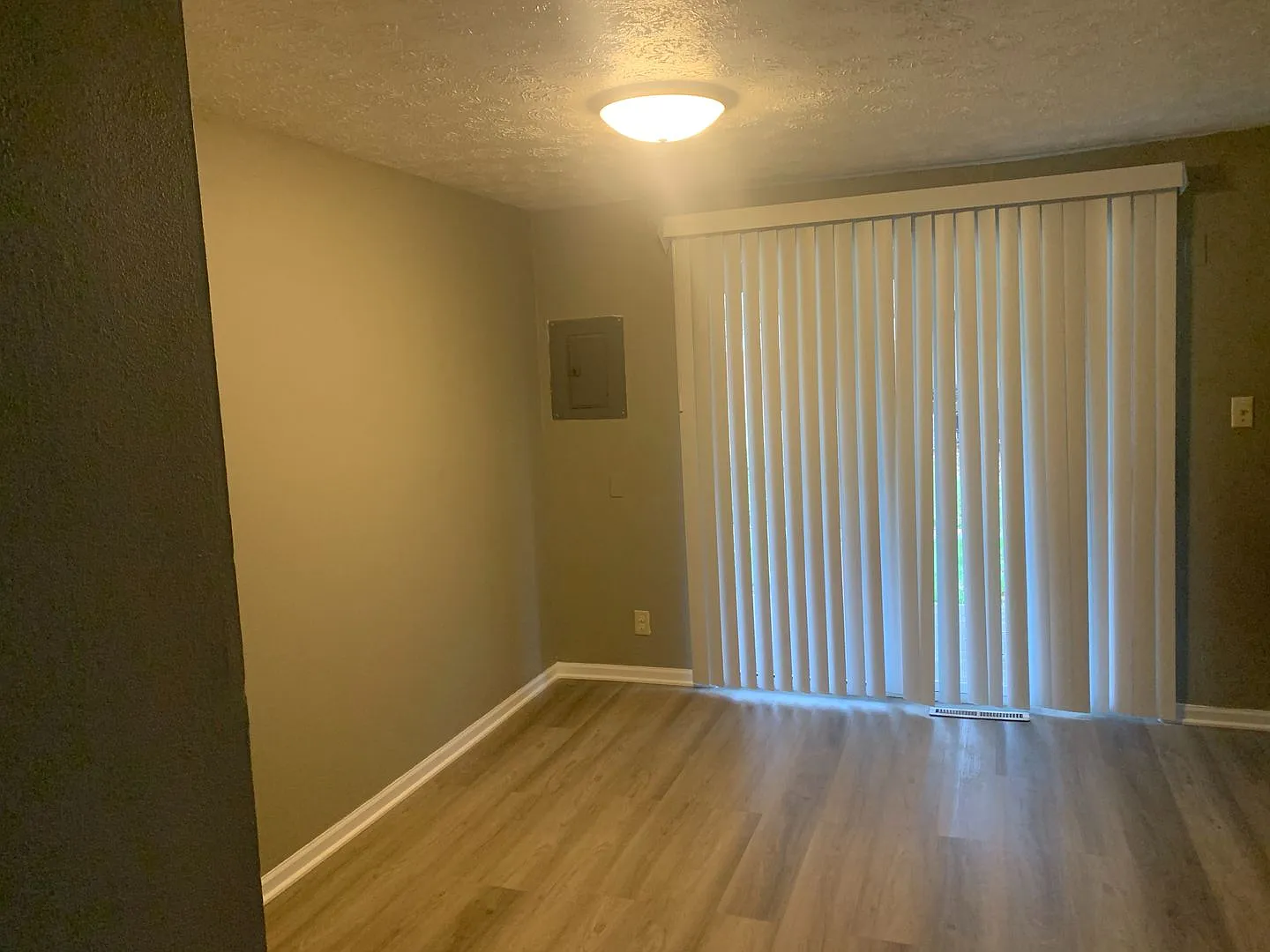 1617 Smith Rd. - Fair Oaks/Smith Holburn — Photo 2