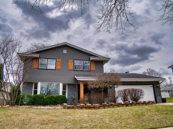 5736 South 24th STREET, Milwaukee, WI 53221