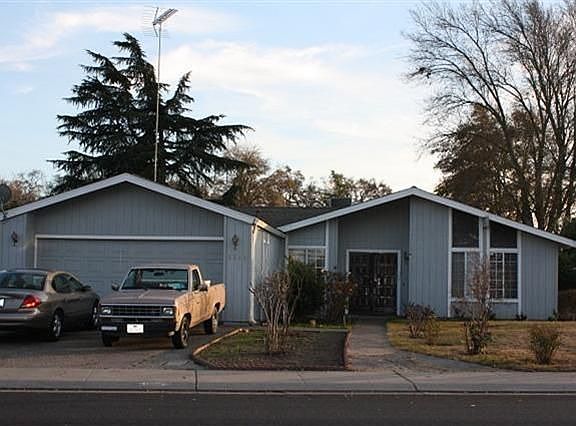 2nd image of 1150 Royal Oaks Dr