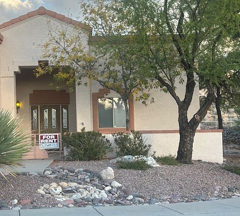 3 BR, 2.5 BA