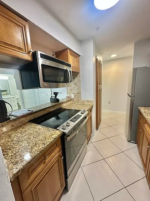 3 bed, 2.0 bath, 1217 sqft, $2,800 — Photo 4