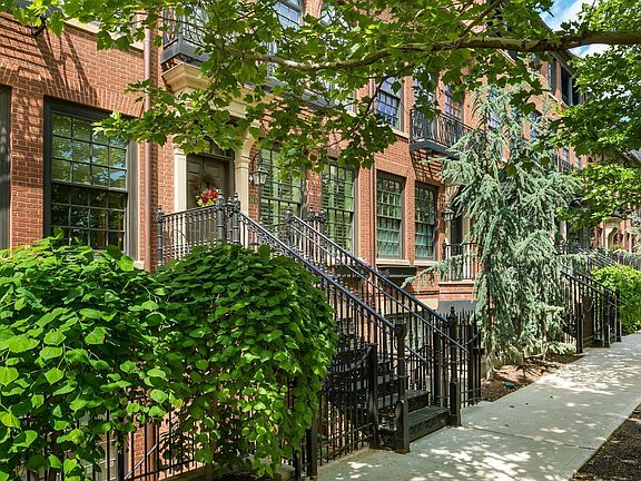 4th image of 284 1/2 E Gay St #Townhouse