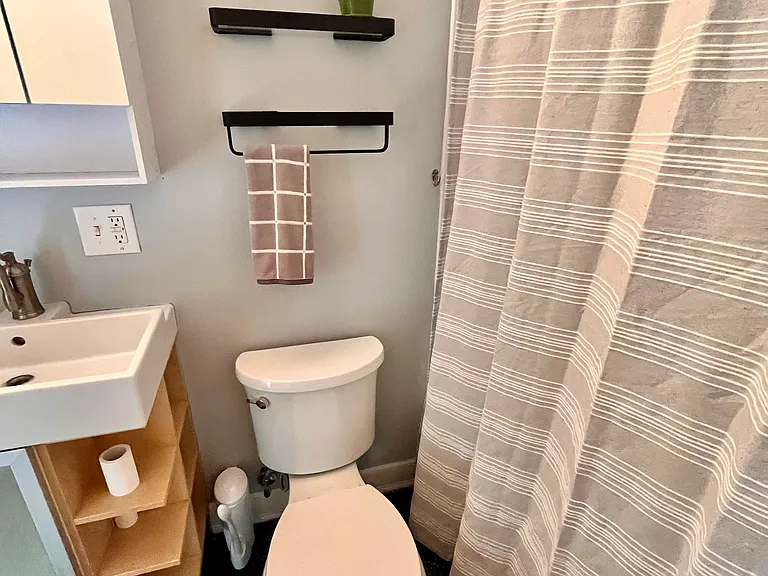 2761 Indianola Ave #2761 — Photo 25