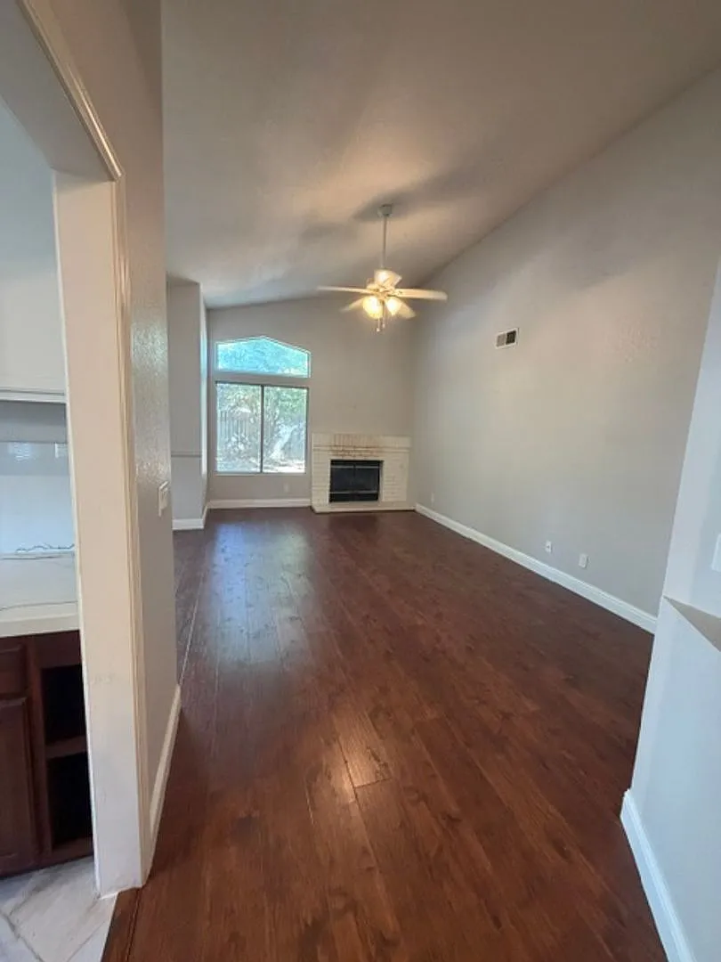 Beautiful 3 Bedroom and 2 Bathroom Home in Elk Grove $3,000.00 — Photo 3