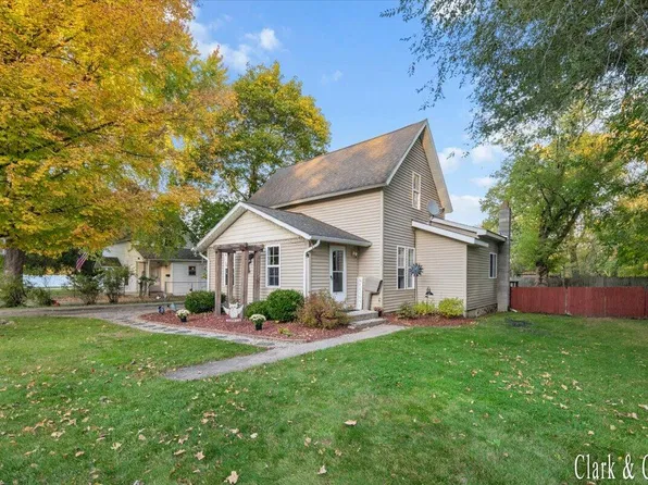 412 N Smith St, Greenville, MI 48838