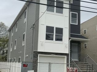 659 S 10th St, Newark, NJ 07108