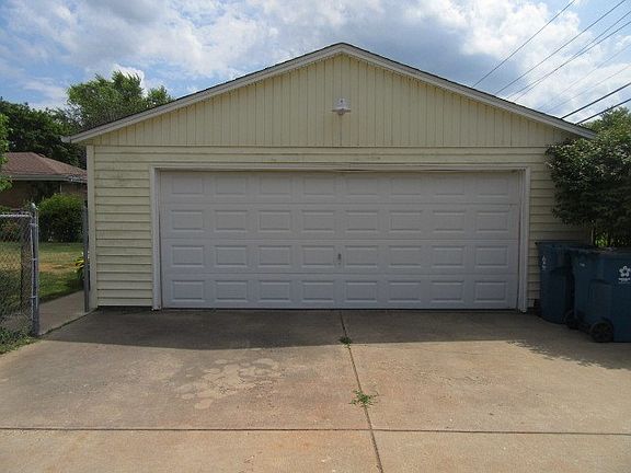 2nd image of 411 Fairview Ave