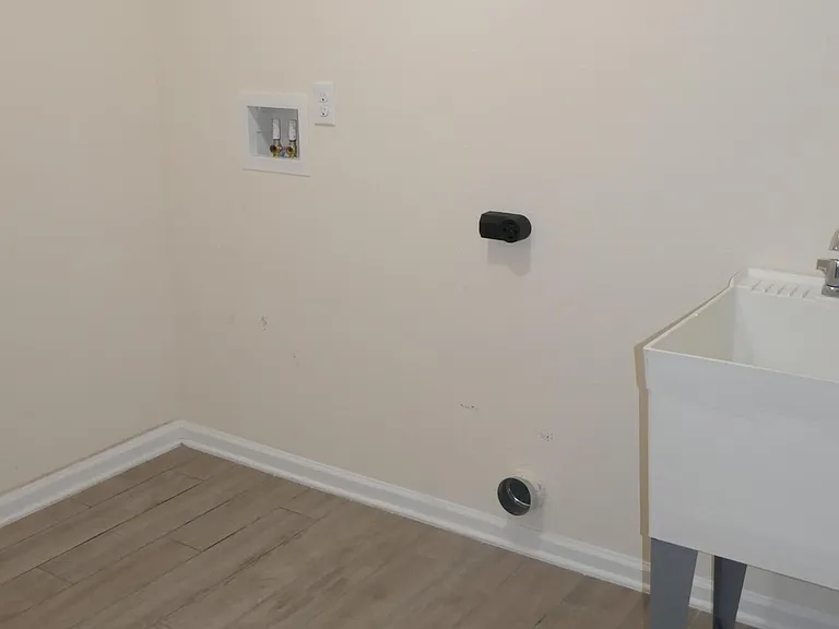 375 Great Lakes Ct — Photo 37
