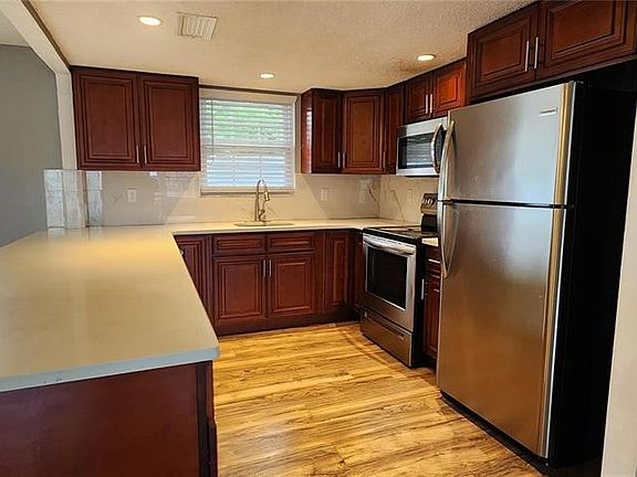 5th image of 2408 Kimberly Dr