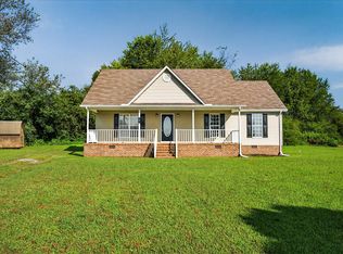7 Summerfield Dr, Fayetteville, TN 37334