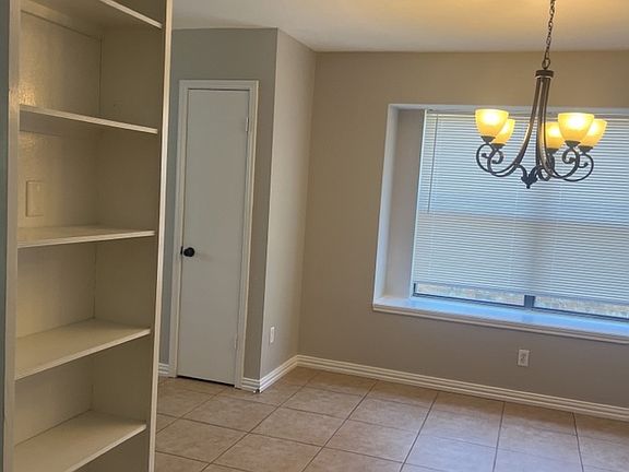 5th image of 829 Larue Dr