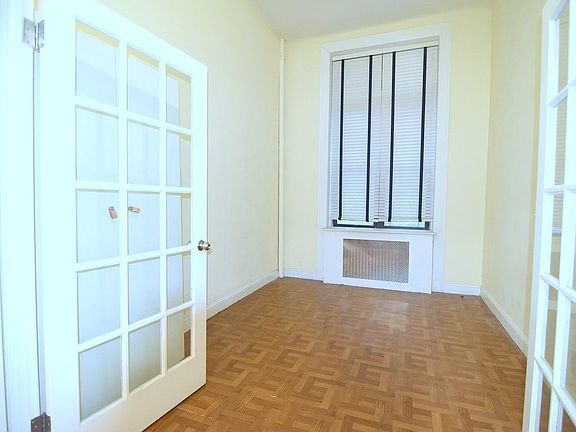 2nd image of 167 W 71st St APT 1A