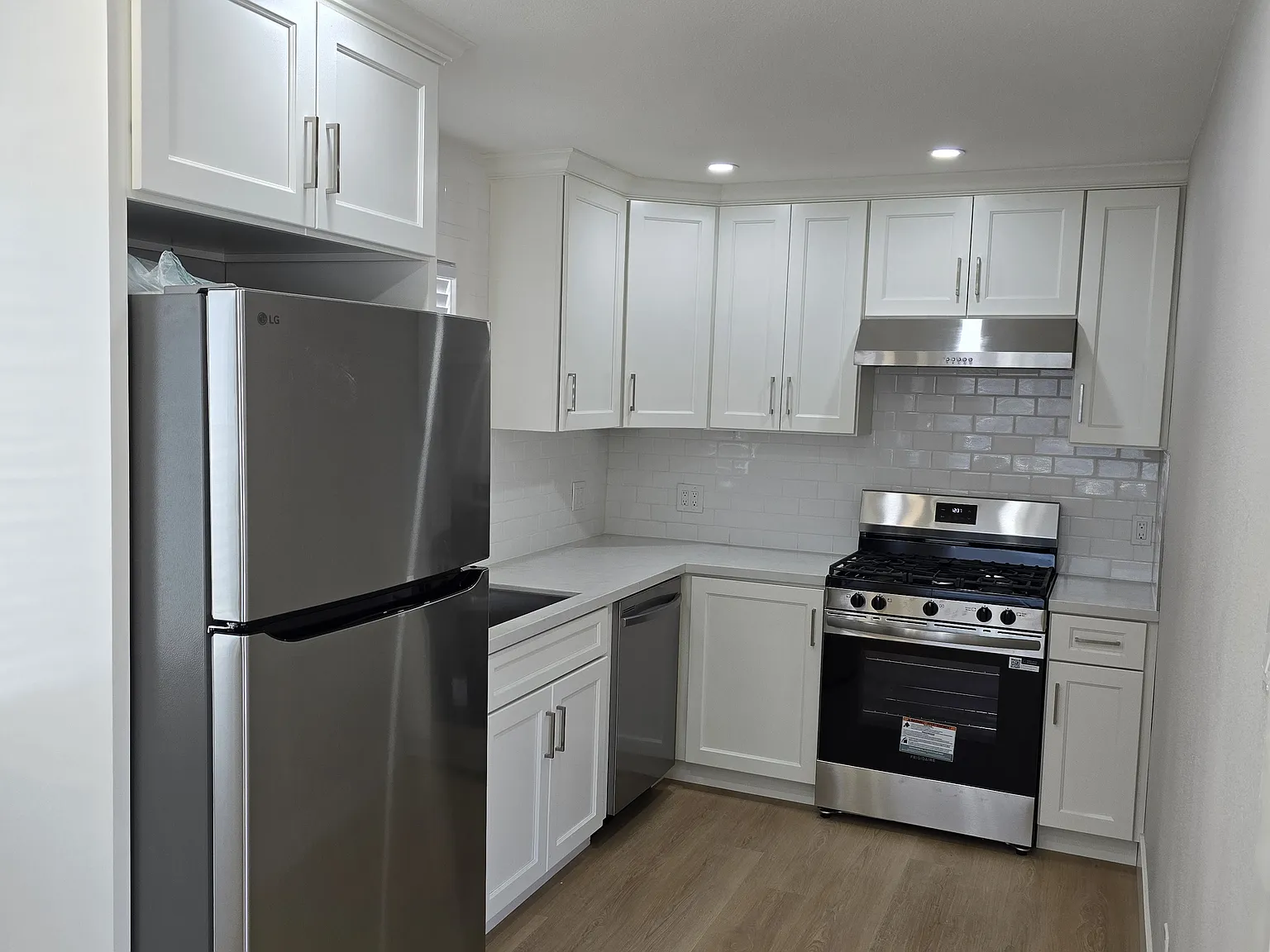 2421 Standard Ave — Photo 3