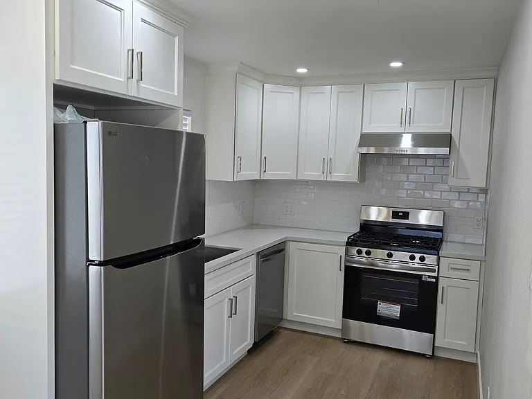 2421 Standard Ave — Photo 3