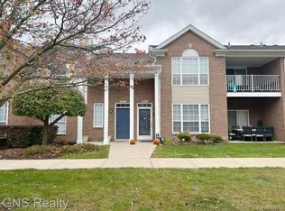 16397 Grandview Dr, Macomb, MI 48044