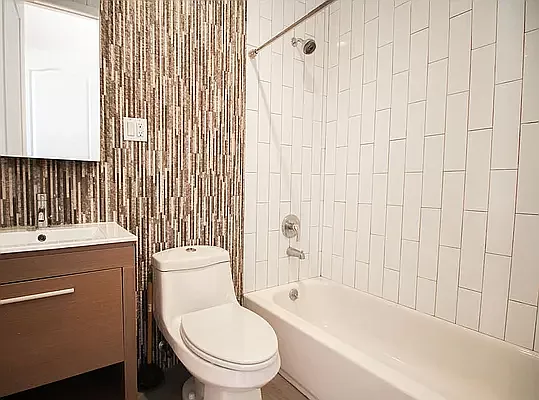 Rented by L Rose Realty (Brokerage) | media 18