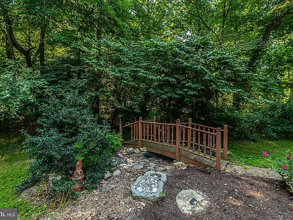 4th image of 118 Oak Ln