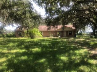 1109 E Knights Griffin Rd, Plant City, FL 33565