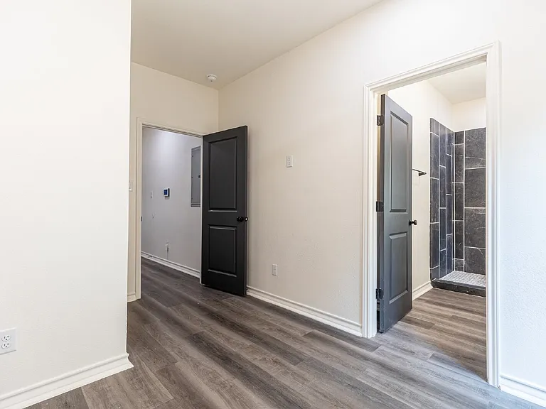 118 Shenandoah St #202 — Photo 6