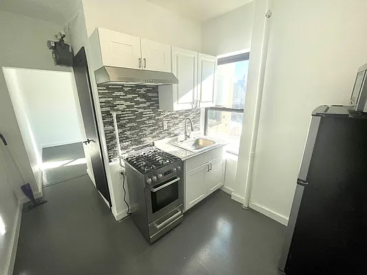 Rented by Hirsch Enterprises Incorporated | media 6