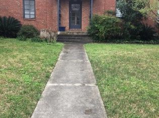 102 Stanford Dr, Olmos Park, TX 78212
