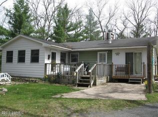 8537 S Evergreen Rd, Baldwin, MI 49304