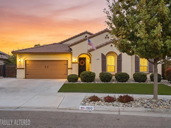 1910 W Porter Avenue, Visalia, CA 93291