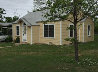 728 W Broadway St, Eden, TX 76837