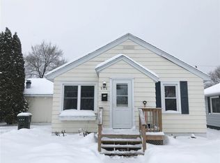 512 S 18th St, Escanaba, MI 49829