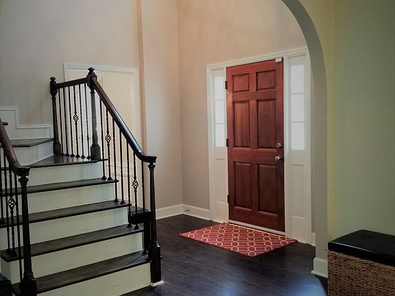 4th image of 2428 Woodbridge Dr
