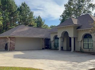 223 Center Point Dr, Many, LA 71449