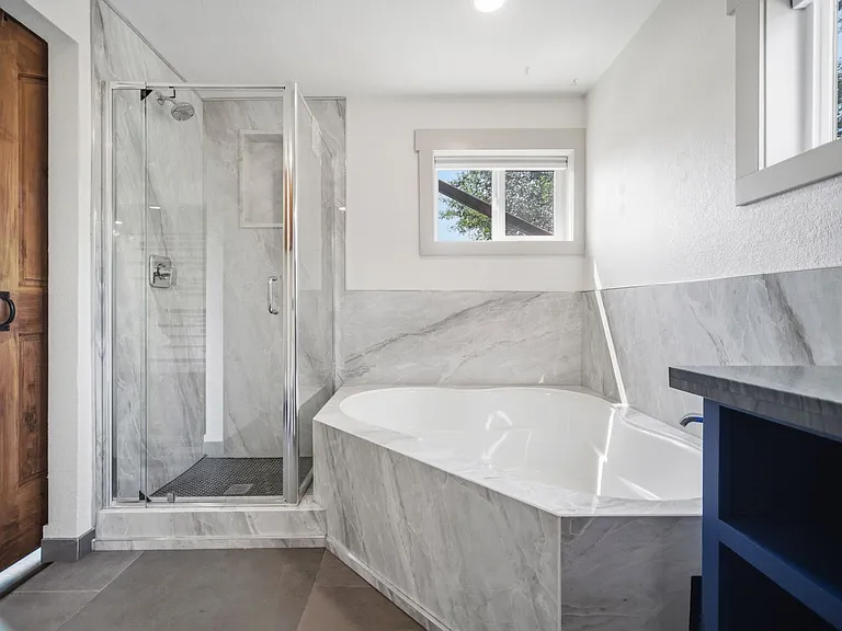 5703 N Regal St — Photo 35