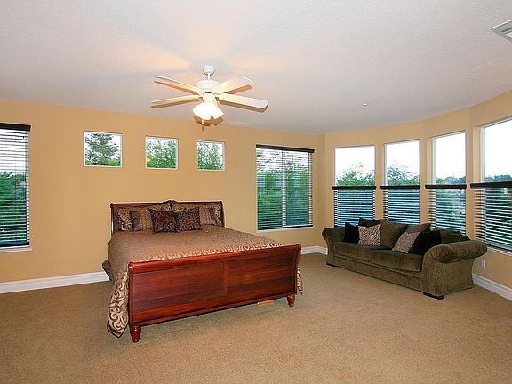 4th image of 4450 Longview Dr