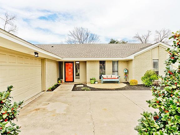 2nd image of 129 Creek Courts Dr