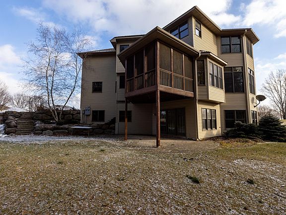 3rd image of 16850 Halsey Ave