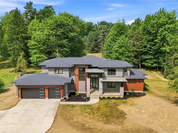 3880 Brainard Rd, Orange, OH 44122