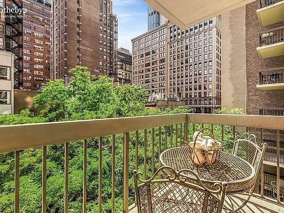2nd image of 111 E 30th St APT 6A