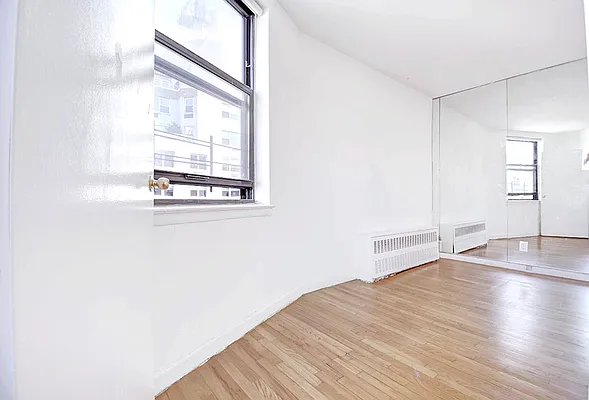 Rented by Urbane Brokerage | media 16