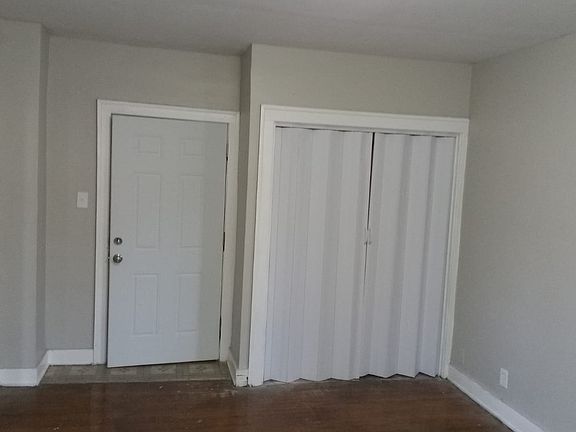 4th image of 11255 Charlemagne St #8