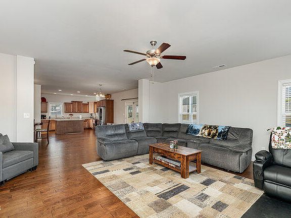 3rd image of 117 Tiburon Ct