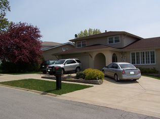 8605 Breckenridge Dr, Palos Hills, IL