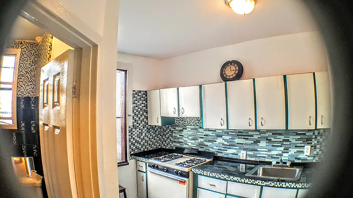 Rented by 585 Evergreen Avenue, LLC | media 11