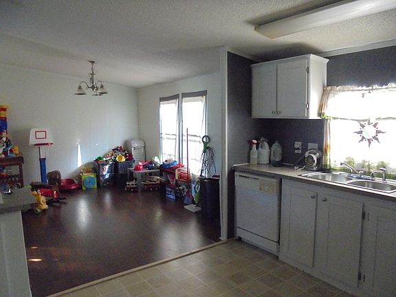 3rd image of 234 E Plainview Dr