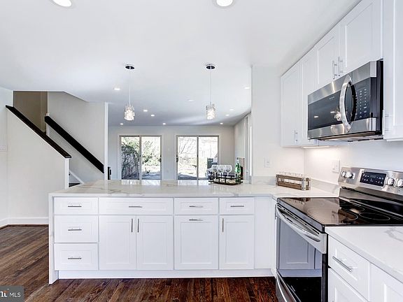4th image of 4285 Embassy Park Dr NW