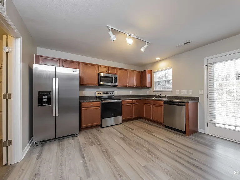 658 Switchback Ct — Photo 4