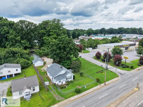 2406 W Main St, Danville, VA 24541