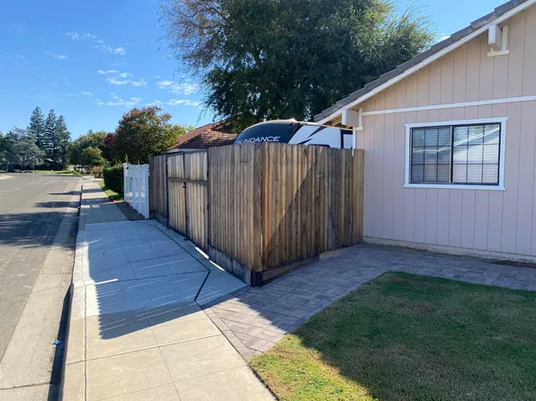 3073 Fowler Ave, Clovis, CA 93611