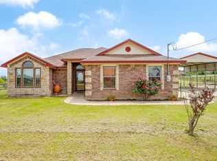 210 E Arbor Ct, Springtown, TX 76082