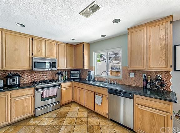 4th image of 28753 Ponderosa St